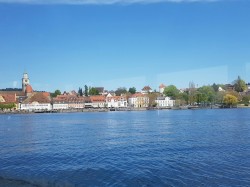 Rundfahrt von Überlingen nach Insel Mainau und wieder zuruck ca. 1 1/2 Stunden